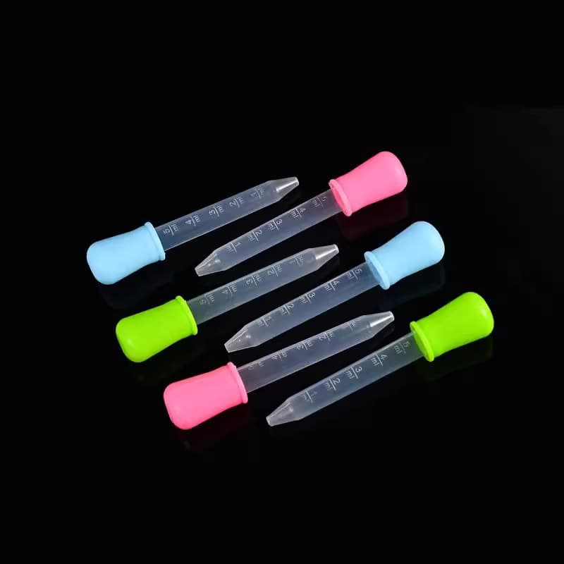 Universal children's pipette, medicine dispenser 3