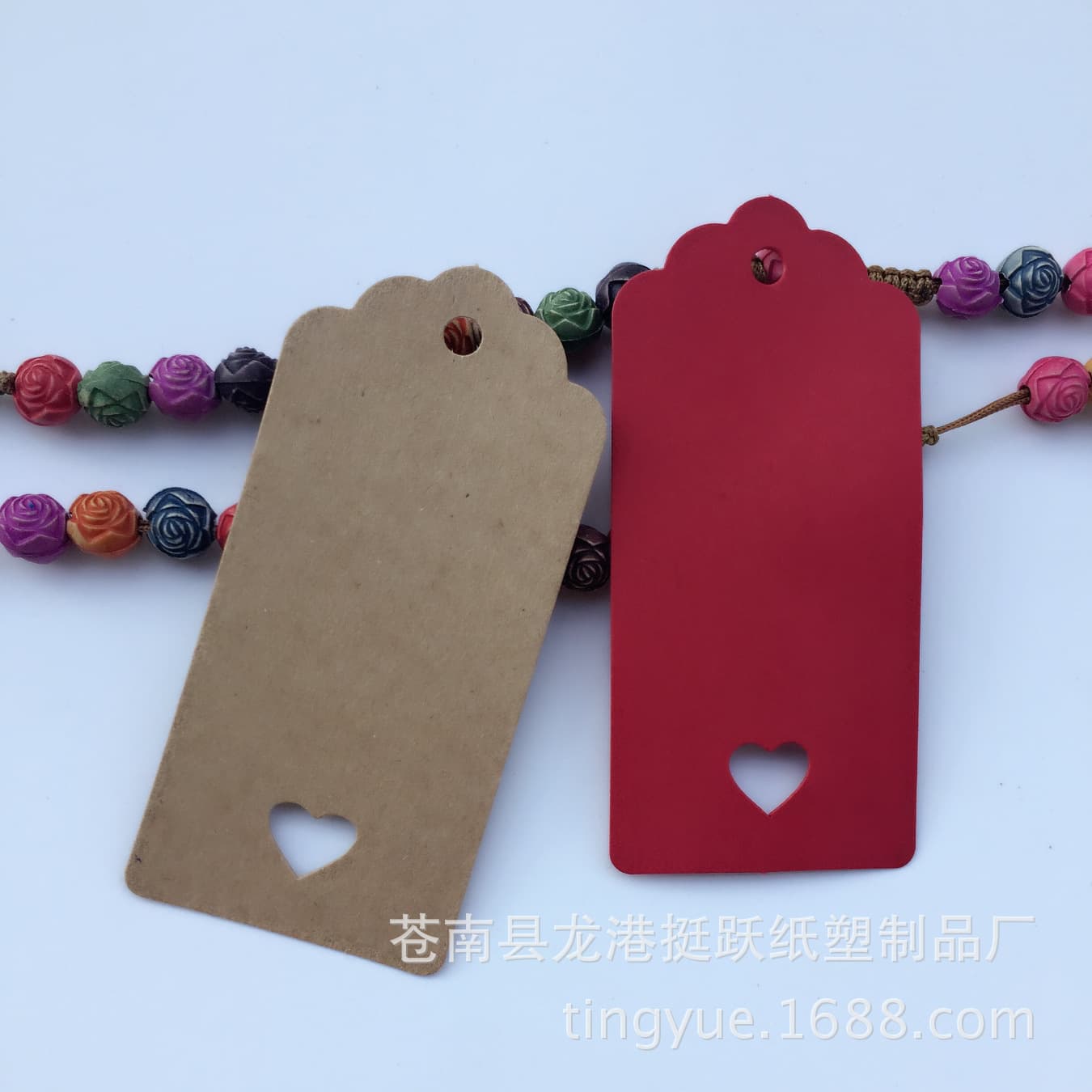 Spot wavy head flower head hollow love kraft paper hang tag universal high-end clothing hanger Valentine's Day wedding 4