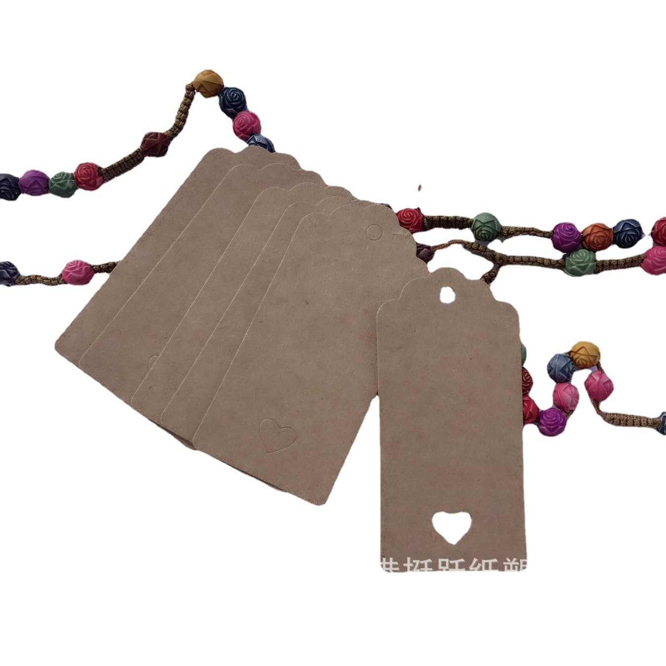 Spot wavy head flower head hollow love kraft paper hang tag universal high-end clothing hanger Valentine's Day wedding 5