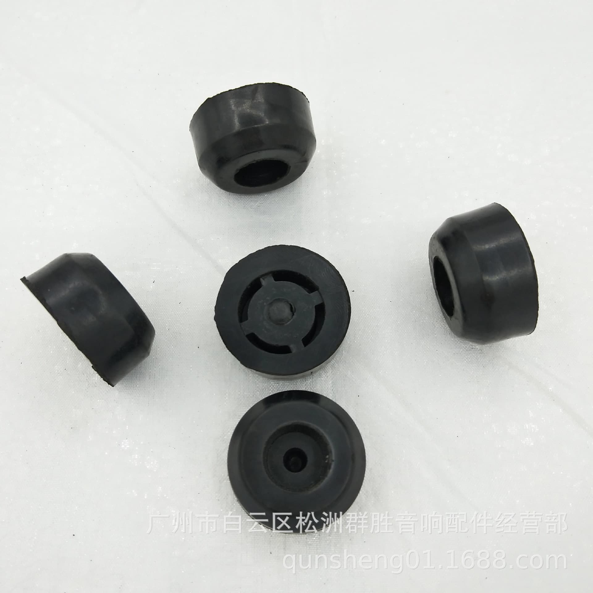 Diverse rubber speakers, doormat, aquarium, shock absorber 2