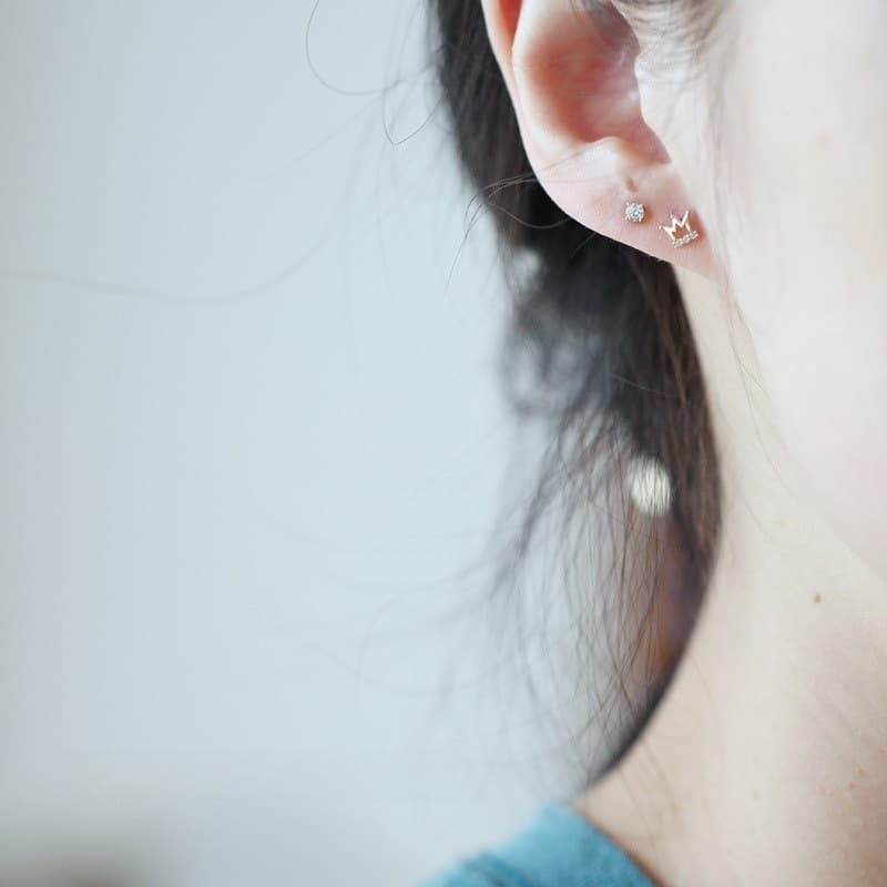 "Fairy Tale Island" mini crown earrings that don't need to be taken off when sleeping, 925 silver needle exquisite daily earrings 2