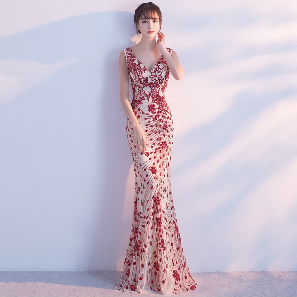 Summer fitted long fashionable evening dress, "fish tail" cut