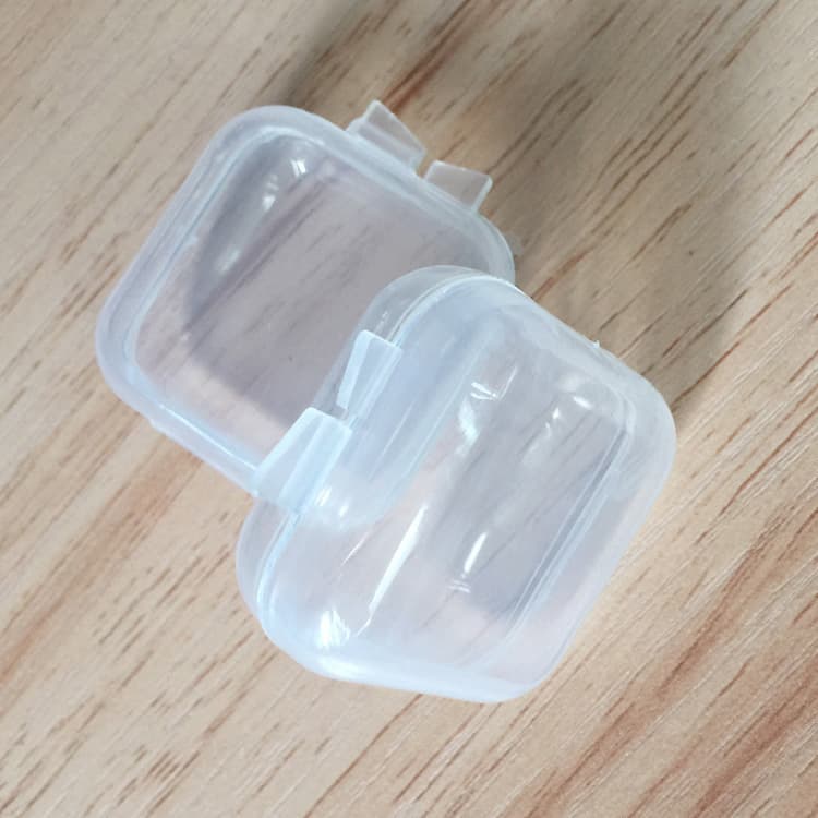 Storage system, transparent plastic storage box, earplugs, accessory 4
