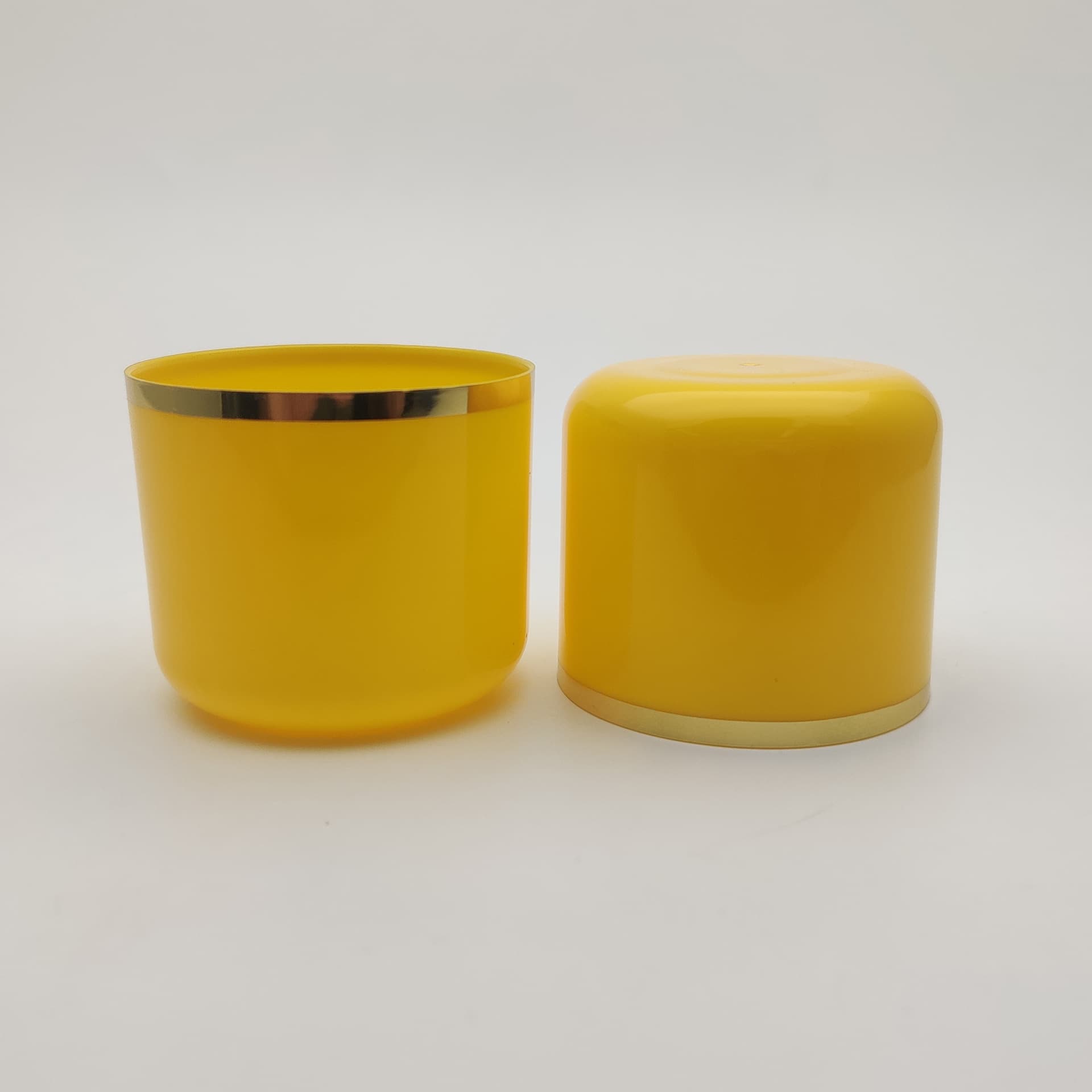 Manufacturer supplies conditioner in large quantities. Insecticide with 28 teeth hot stamping double layer plastic cover ready to make. 2