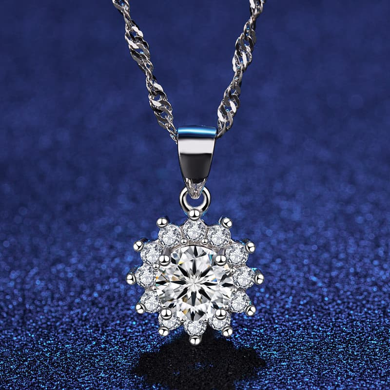 Kuaishou Douyin Live Story Source Source Silver Necklace Eight Heart Eight Arrows High imitation D Seda Monolis Stone Four Leaf Grass Girl Pendant 3