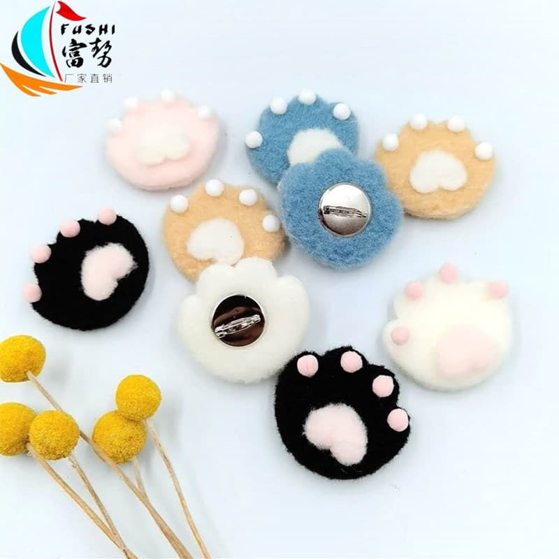 Cartoon brand brooch, pin, bag, decorations, (Physicals)