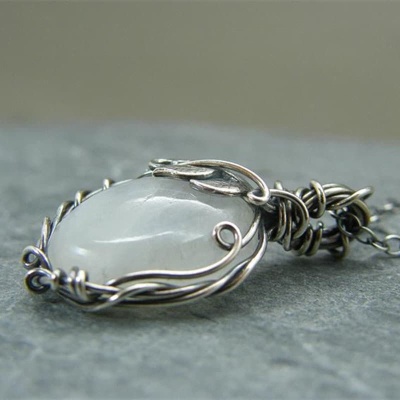 Retro accessory, pendant, necklace, fashionable jewelry, wish, moonstone, Birthday gift 3