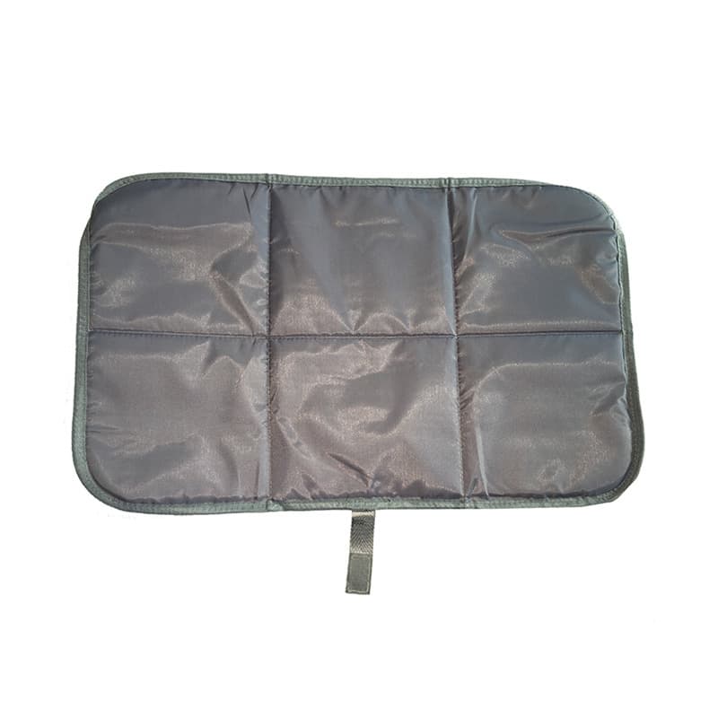 Baby urine pads can be folded and replaced with urine pads. Baby supplies can be used as mummy bag gifts