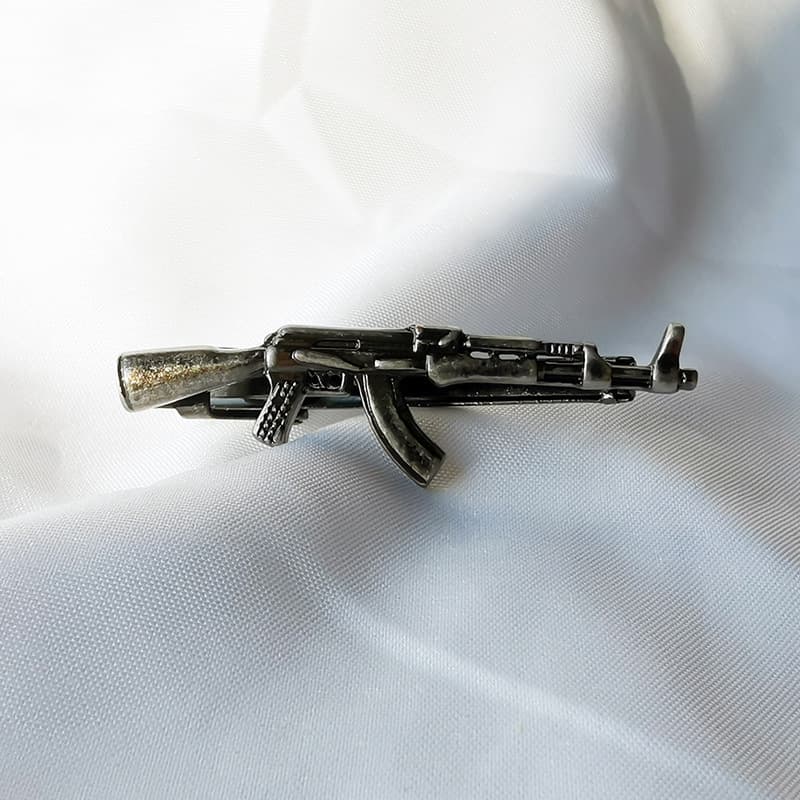 Dongguan Personality Agency Gun Style Guyin Tie Folder Business Festival Yanhui Small Gift AK Golden Tie Folder 3