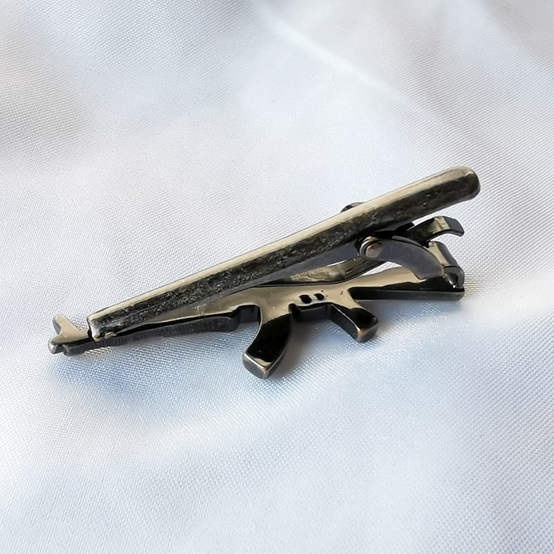 Dongguan Personality Agency Gun Style Guyin Tie Folder Business Festival Yanhui Small Gift AK Golden Tie Folder 4