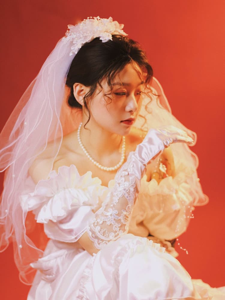 Retro lace wedding dress, nostalgia, lace dress, open shoulders 4