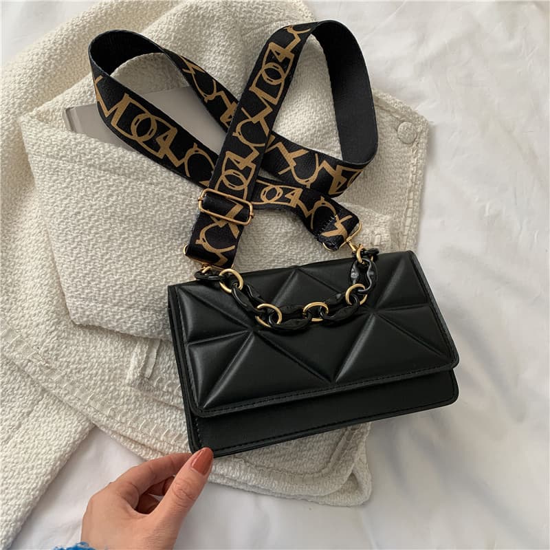 Fashionable face blush, one-shoulder bag, brand bag strap, shoulder bag, 2022 collection, internet celebrity, simple and elegant design