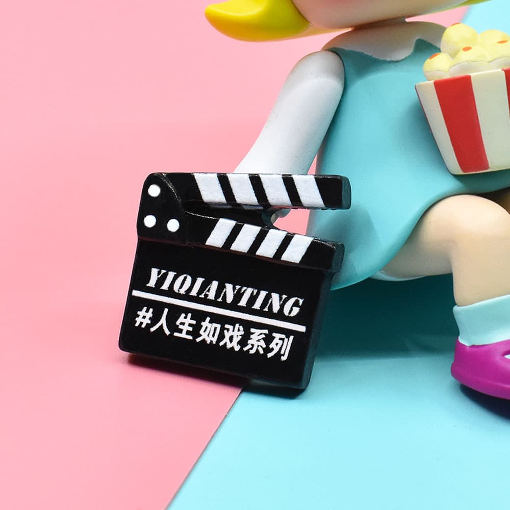 Small realistic toy, retro brooch, decorative accessory 3