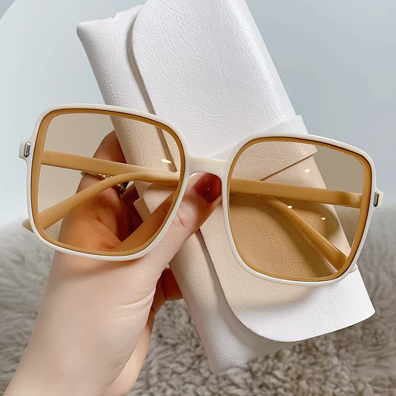 Square sunglasses, trend retro glasses solar-powered, gradient, UV protection 4