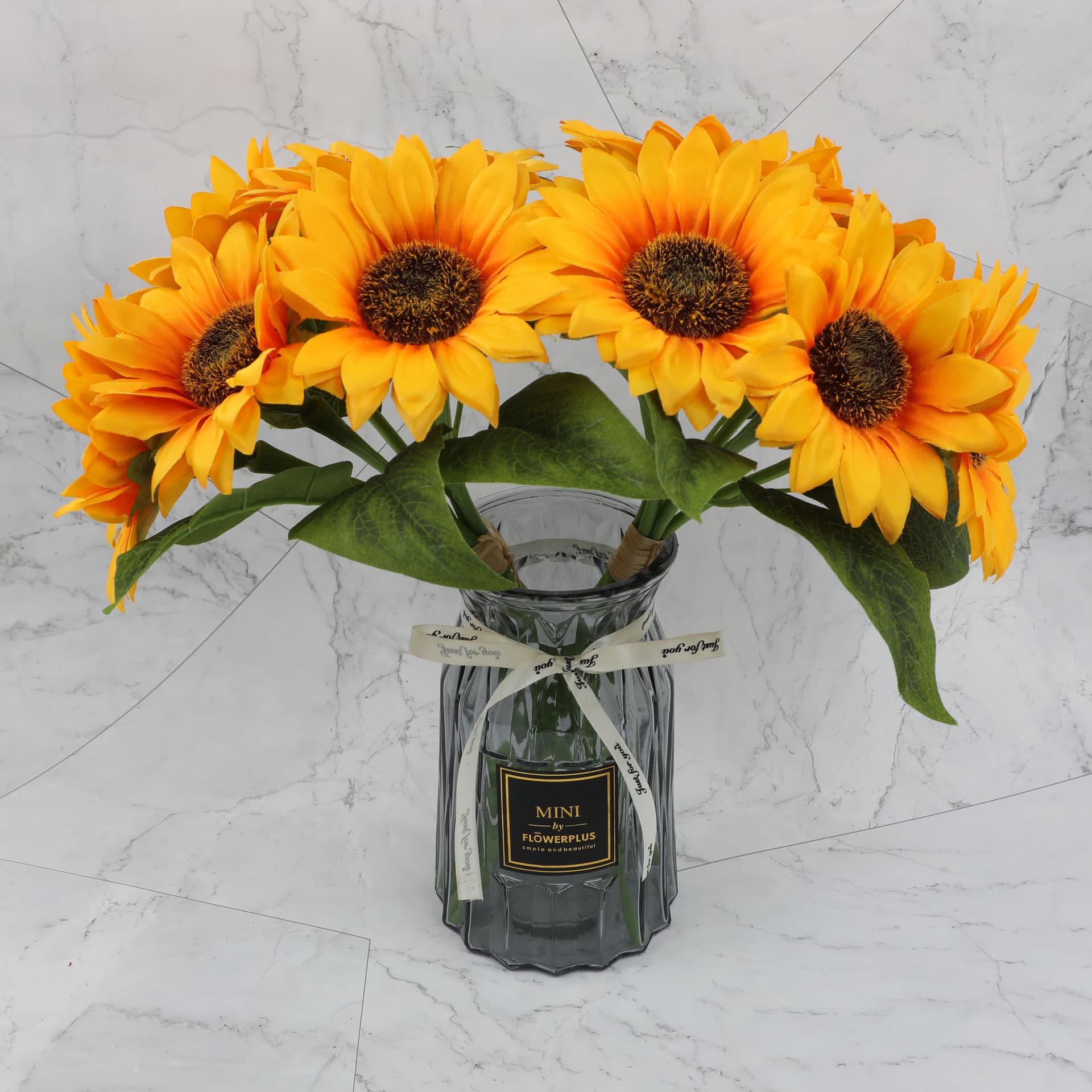 Simulated artificial flowers, sunflowers, fake plants, green leaves, e-commerce decorative plants, high simulation flowers 2