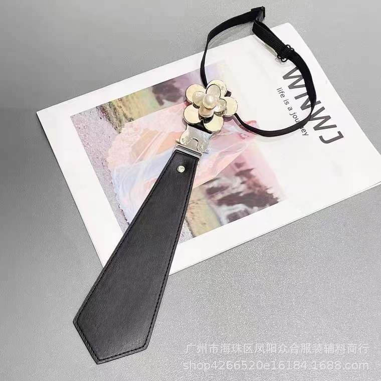 Black knot-free JK tie pullover lazy rubber band casual college Japanese style leather hardware chain tie 2