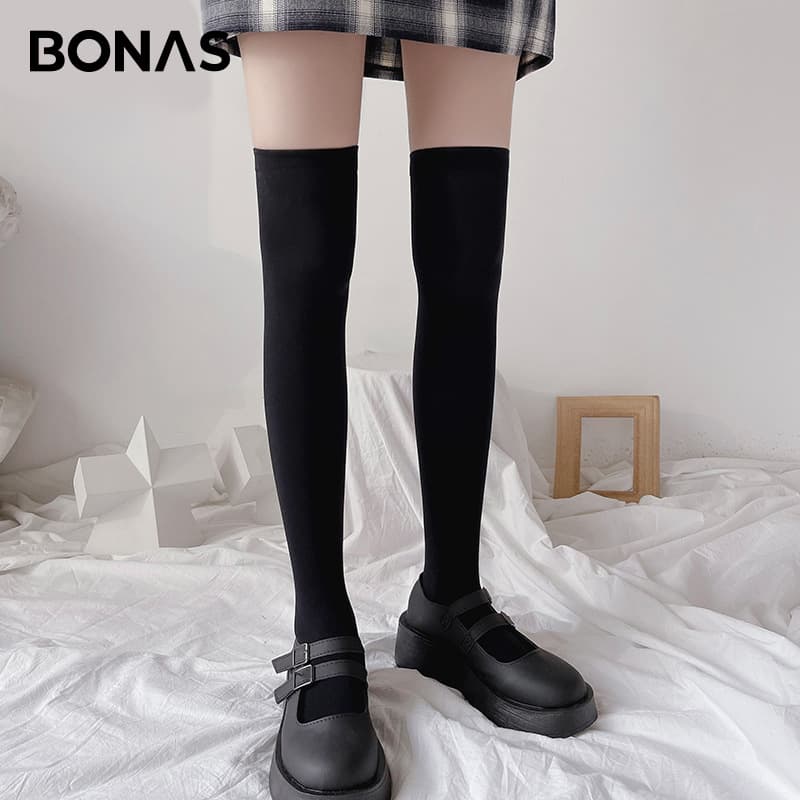 Velvet white swan, Japanese school skirt, knee socks, JK style (Japanese school style), mid-length 4