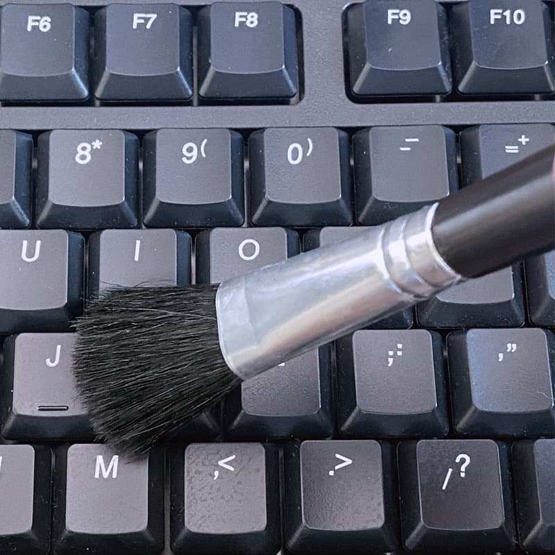 Keyboard, brush, camera, lens, screen with accessories, (Physicals) 3