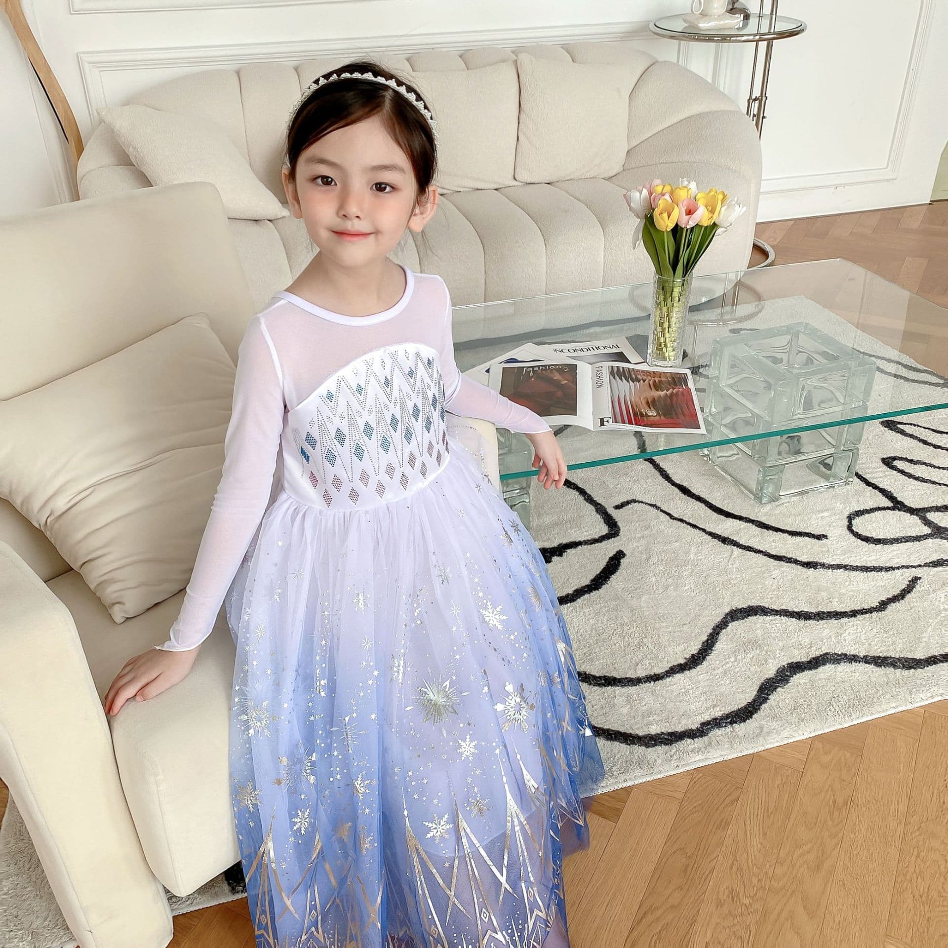 Small princess costume, dress, long-sleeve, “Frozen”, with snowflakes, sun protection