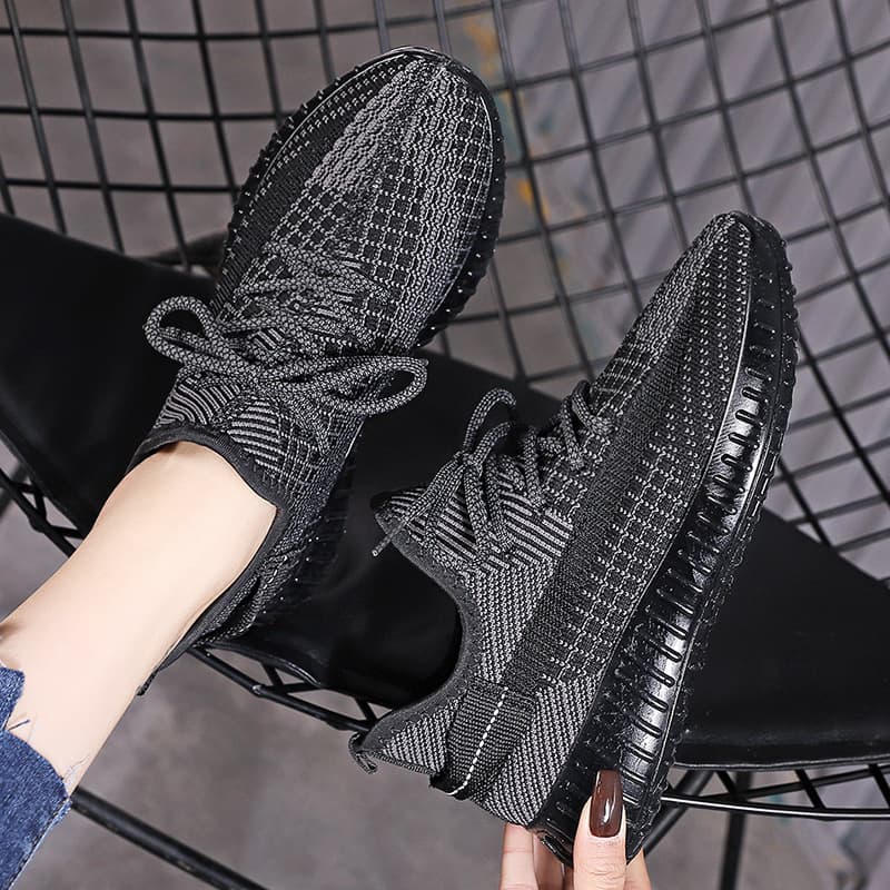 Summer comfortable footwear, lightweight casual breathable shoes, universal running sneakers, Collection Year 2024, made with flyknit technology, Korean style 4