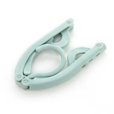 Plastic handheld travel hanger for traveling, shoe last to go out, socks, small drying rack, ideal for walking 6