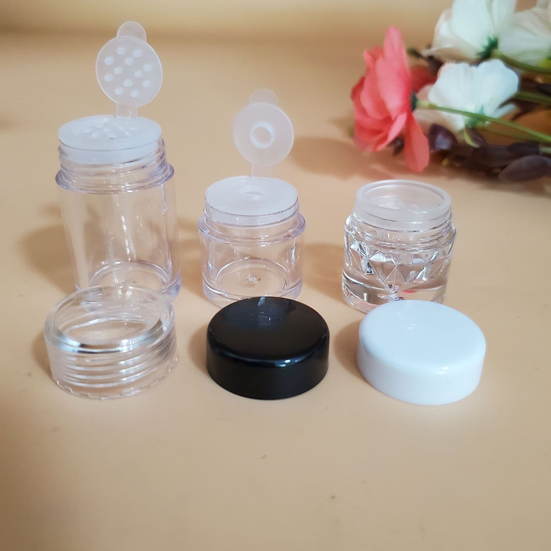 Manufacturer supplies 3g5g8g10g single-hole porous flip-top small powder bottle with inner plug for nail powder bottle cosmetic packaging materials 2
