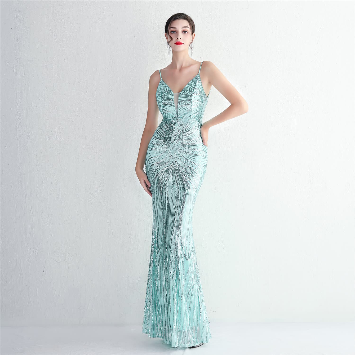 Elegant long evening dress, city style, with sequins, slim fit 2
