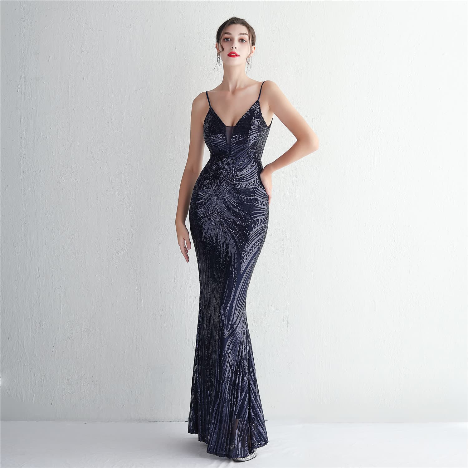 Elegant long evening dress, city style, with sequins, slim fit 5