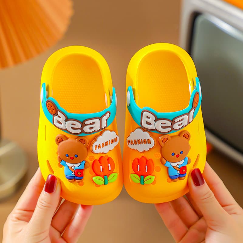 Children's cartoon non-slip Crocs-style slippers for boys for early age, suitable for outdoor wear, 2-6 years 2