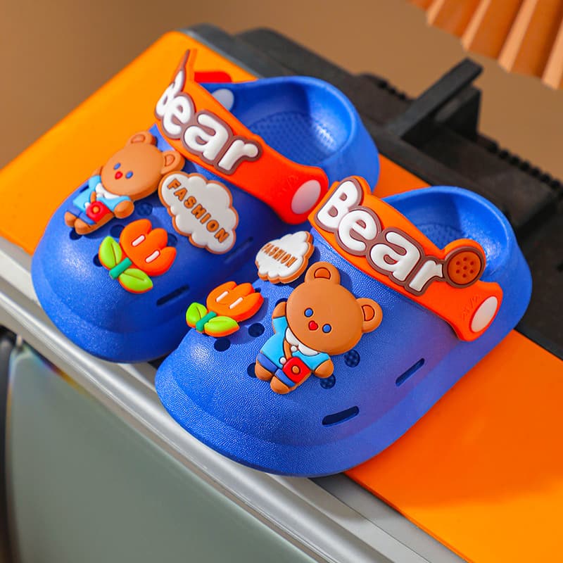 Children's cartoon non-slip Crocs-style slippers for boys for early age, suitable for outdoor wear, 2-6 years 3