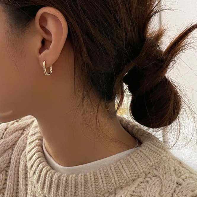 Small design fashionable universal retro earrings, french style, simple and elegant design 4
