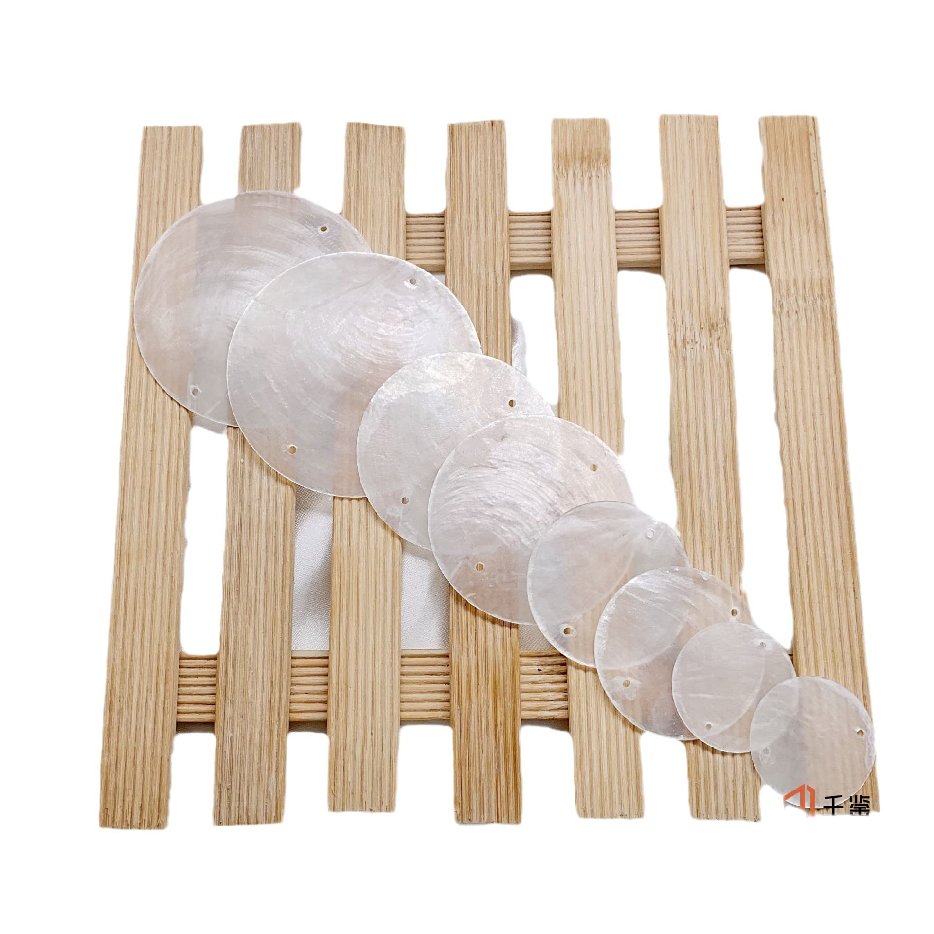 Manufacturer direct sales B material Indonesian shell sheet natural transparent wind chime lighting shell wedding props mica sheet wedding 5