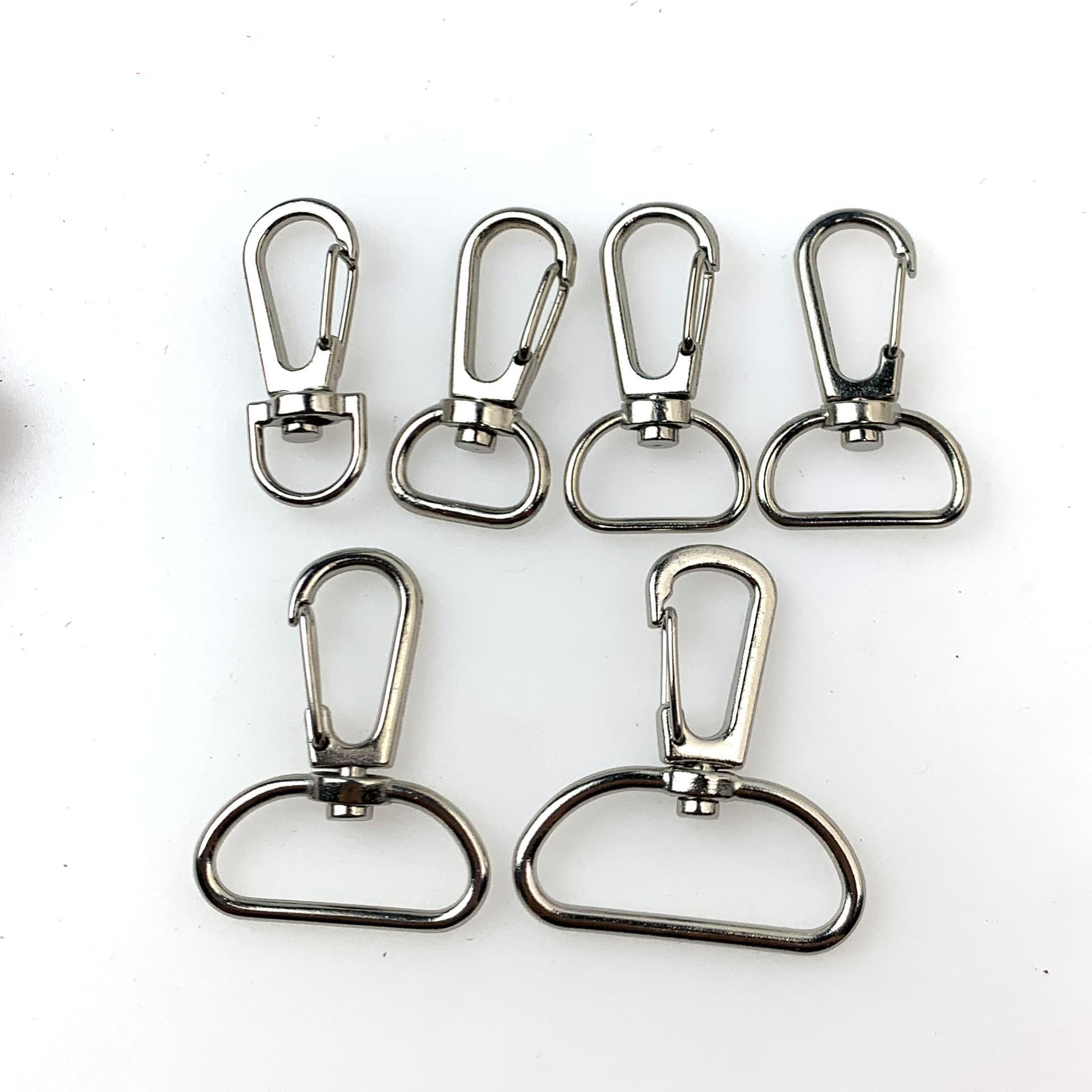 Foshan goods source zinc alloy dog buckle hardware pet hook buckle D -type dog buckle ribbon luggage accessories wholesale key 5