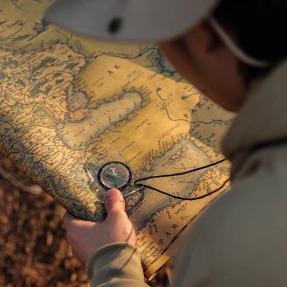 Multifunctional Outdoor High Transparent Portable Passing Pass Pass Pass Portal Powder Bandbishes Map Survival Northern Needle 4