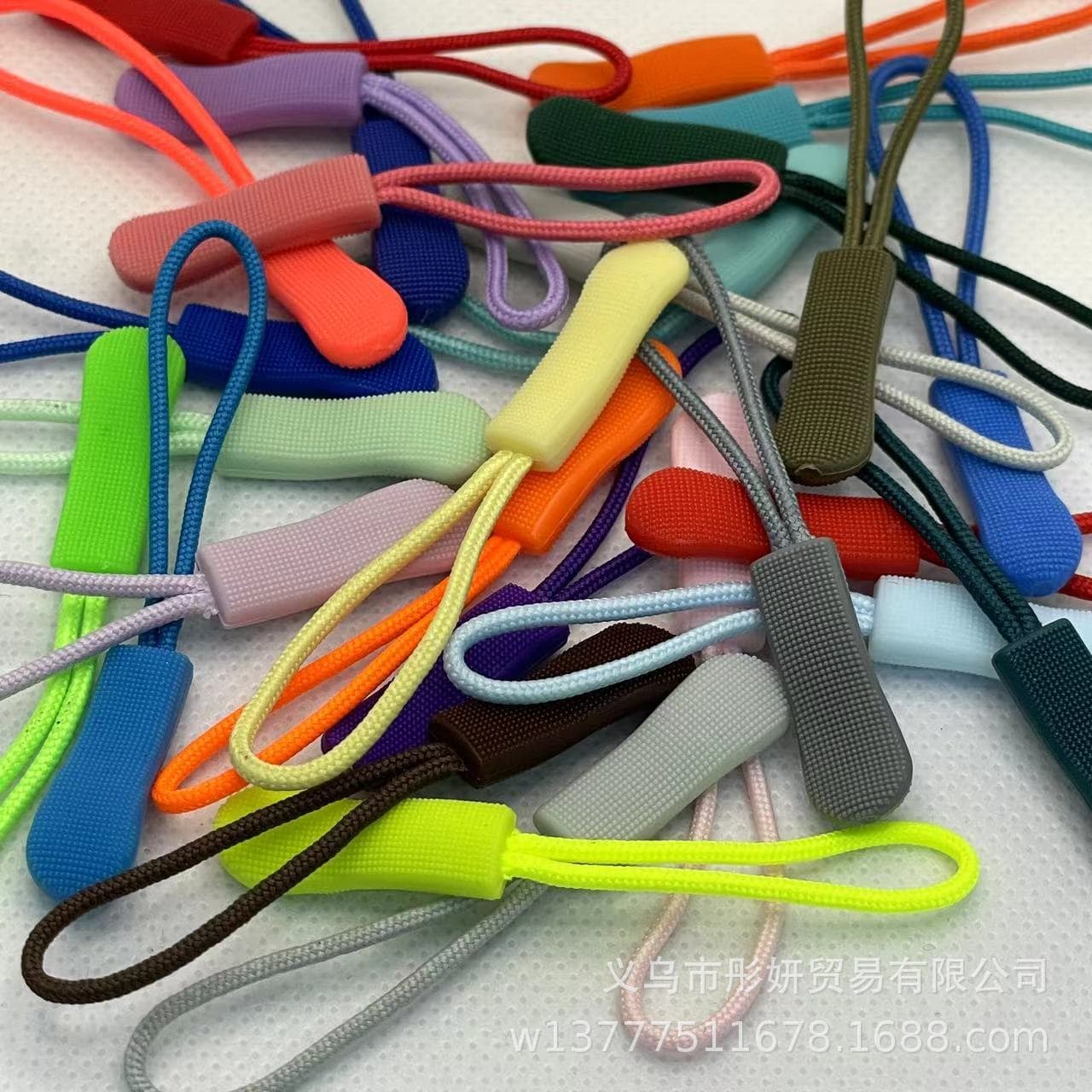 Pull rope pulling caterpillars pull the head rope PP tail rope hundred colors of spot zipper rope physical store manufacturers spot 4