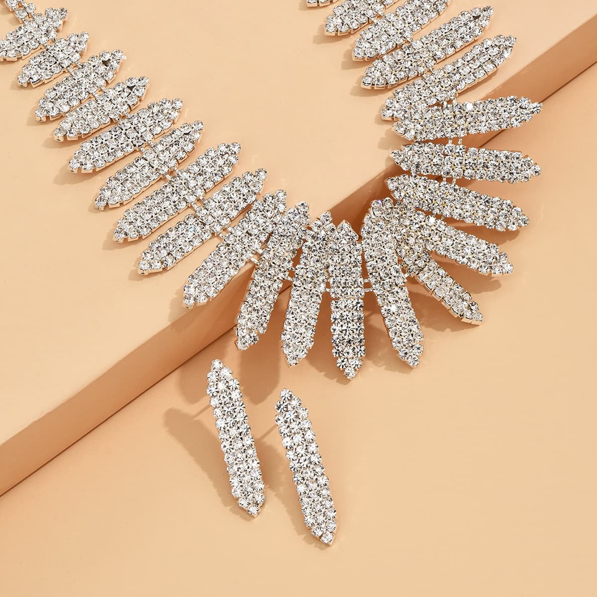 Set for bride, necklace and earrings, wedding dress, accessory, Amazon, diamond encrusted, 2 piece set 4