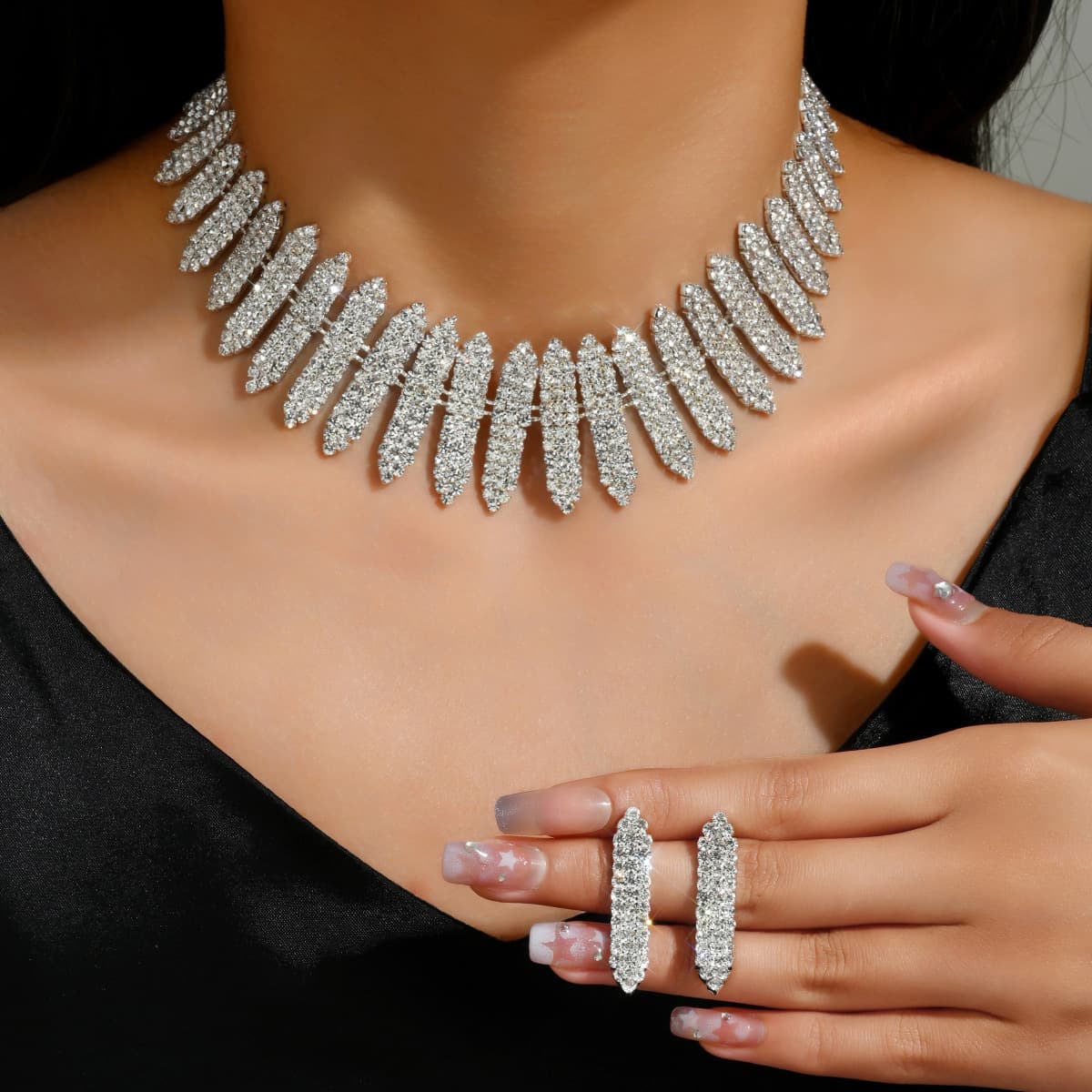 Set for bride, necklace and earrings, wedding dress, accessory, Amazon, diamond encrusted, 2 piece set