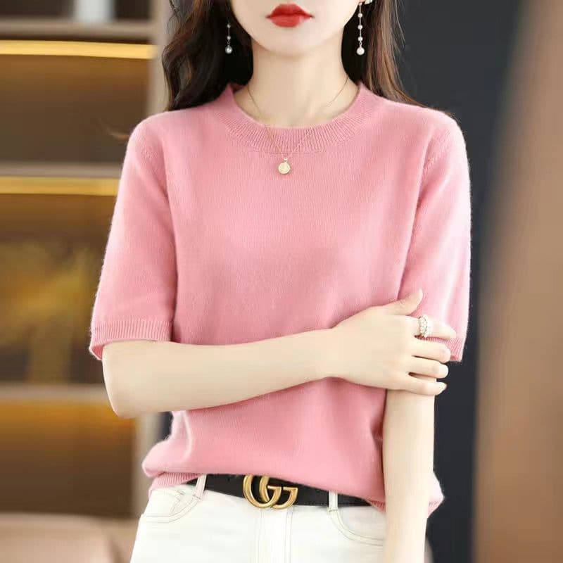 Demi-season knitted sweater with a round collar, western style 2