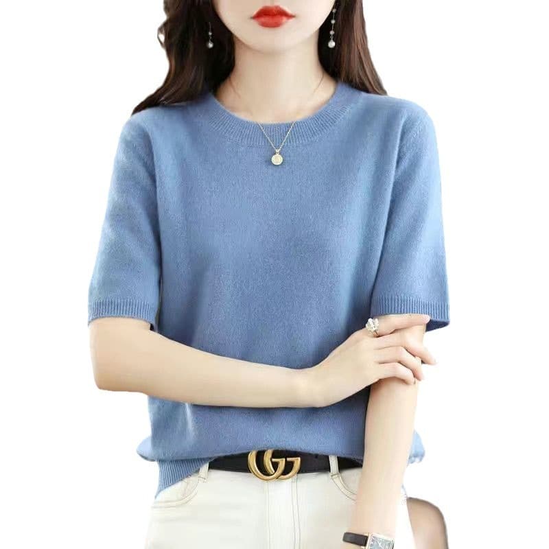 Demi-season knitted sweater with a round collar, western style 5