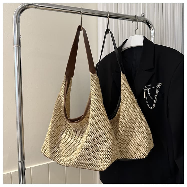 Summer handheld woven fashionable beach straw one-shoulder bag for traveling, small bag, western style 4