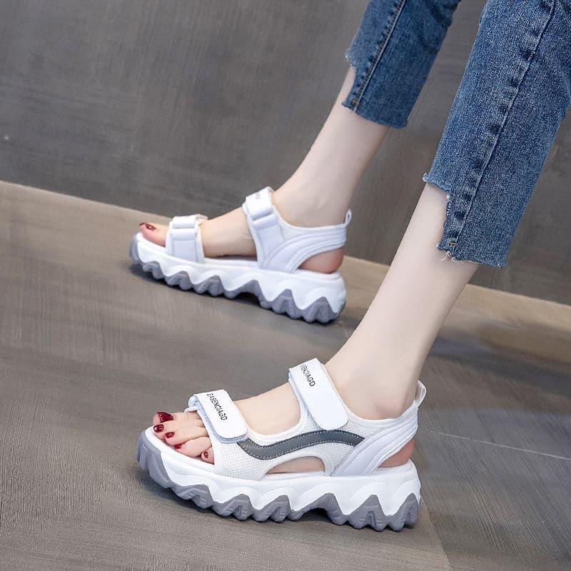 Summer sports sandals, fashionable beach beach footwear for students, 2025 years 3