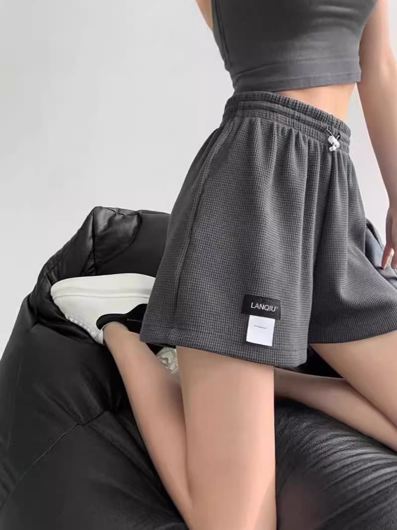 Shorts, sports trousers, elastic waist, high waist, loose straight fit 4