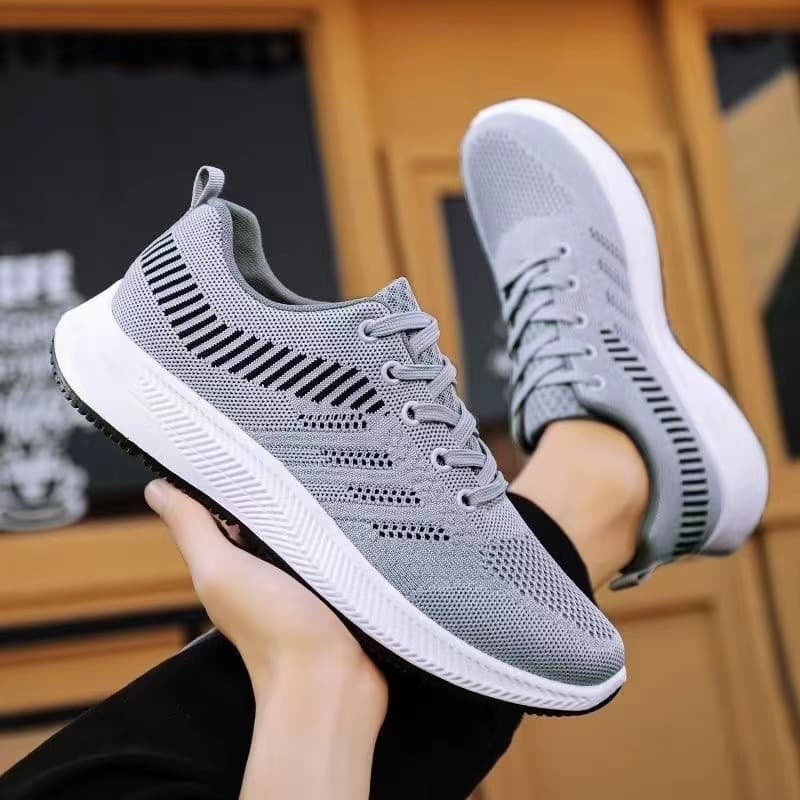 Fashionable universal sneakers all-season, breathable comfortable casual footwear, walking shoes, trend of season, made with flyknit technology 3