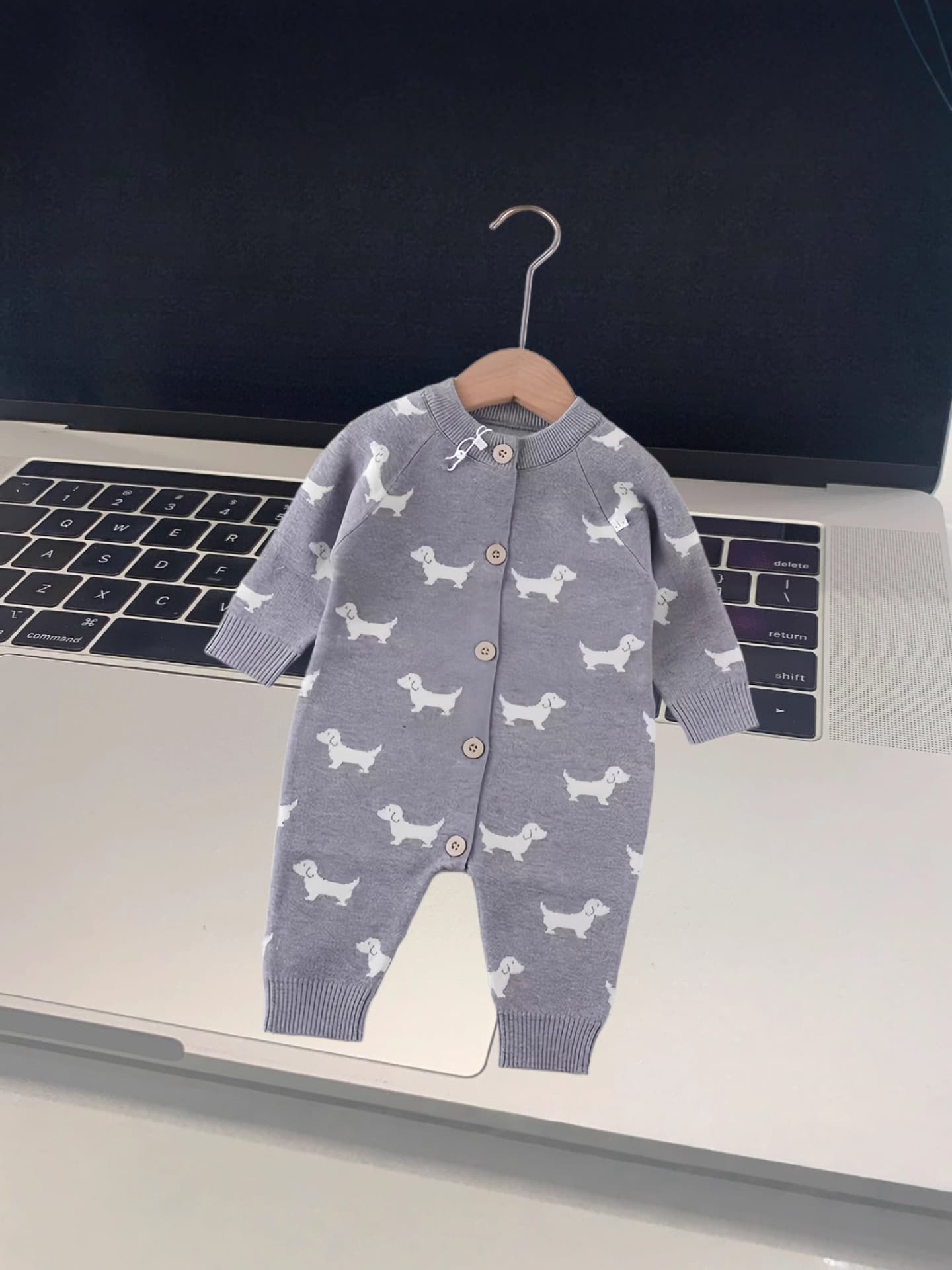 Infant and toddler sweater jumpsuit 2025 autumn and winter new sweater newborn baby crawling romper full printed children's clothing 2