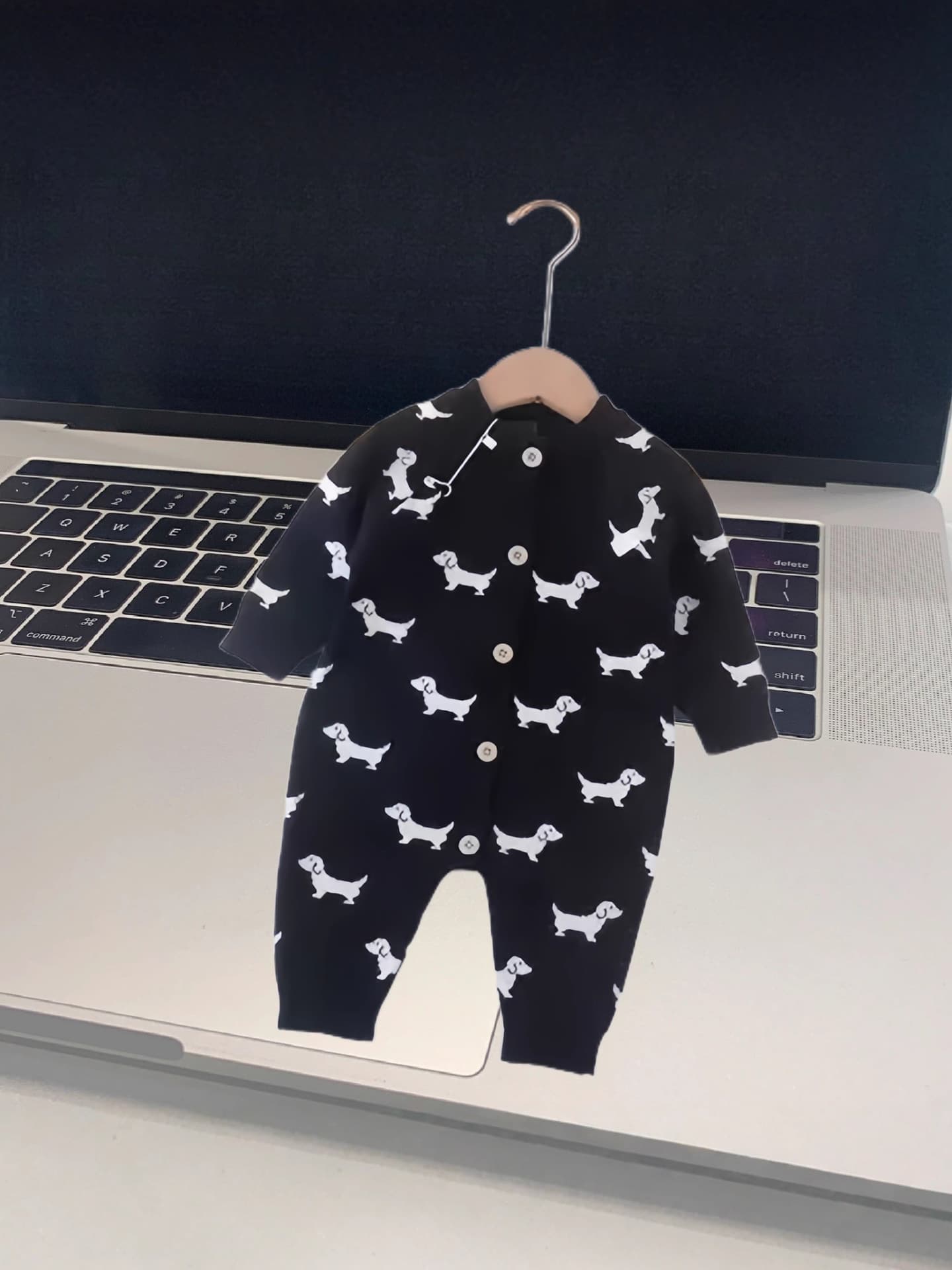 Infant and toddler sweater jumpsuit 2025 autumn and winter new sweater newborn baby crawling romper full printed children's clothing 3