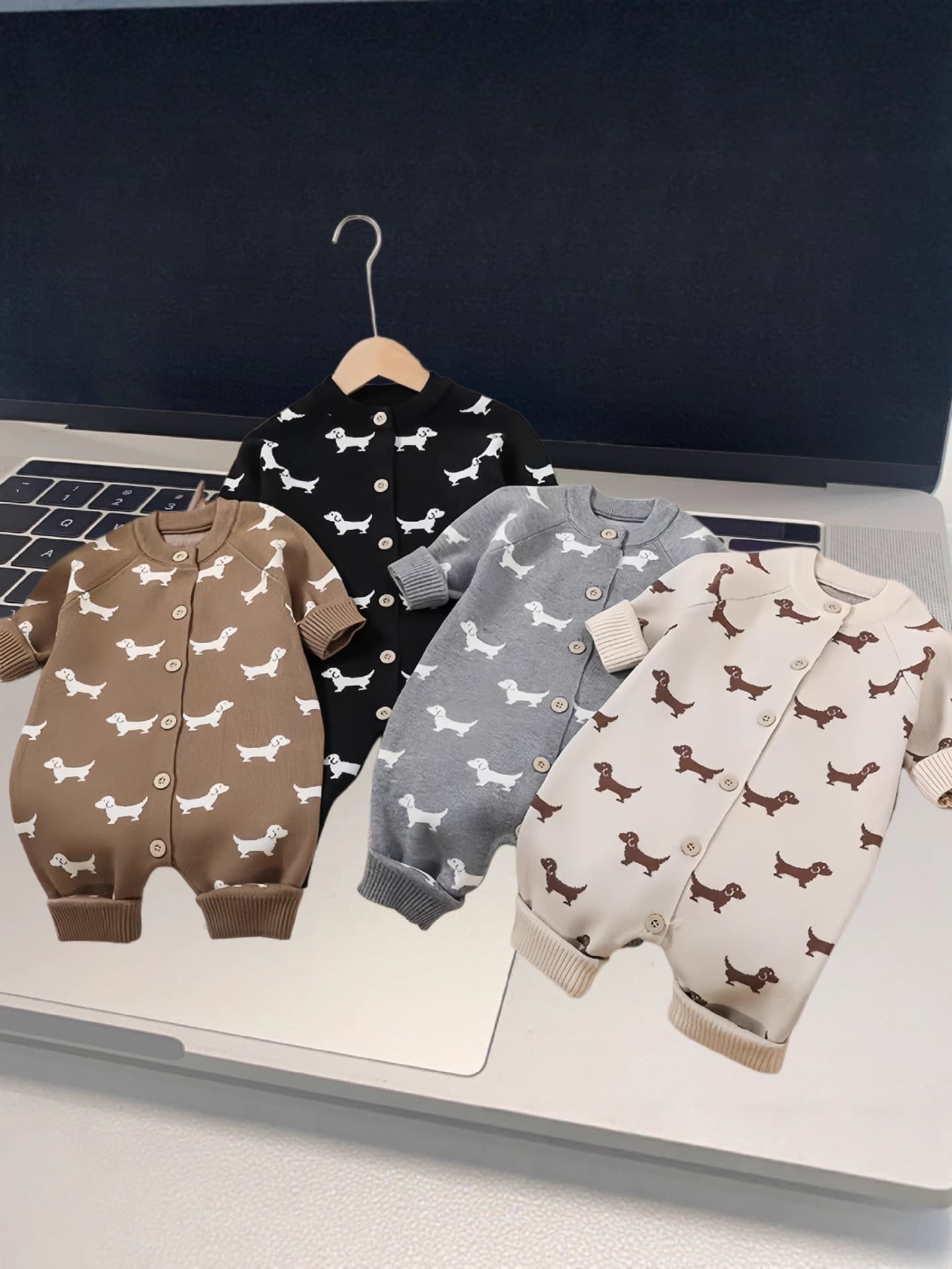 Infant and toddler sweater jumpsuit 2025 autumn and winter new sweater newborn baby crawling romper full printed children's clothing
