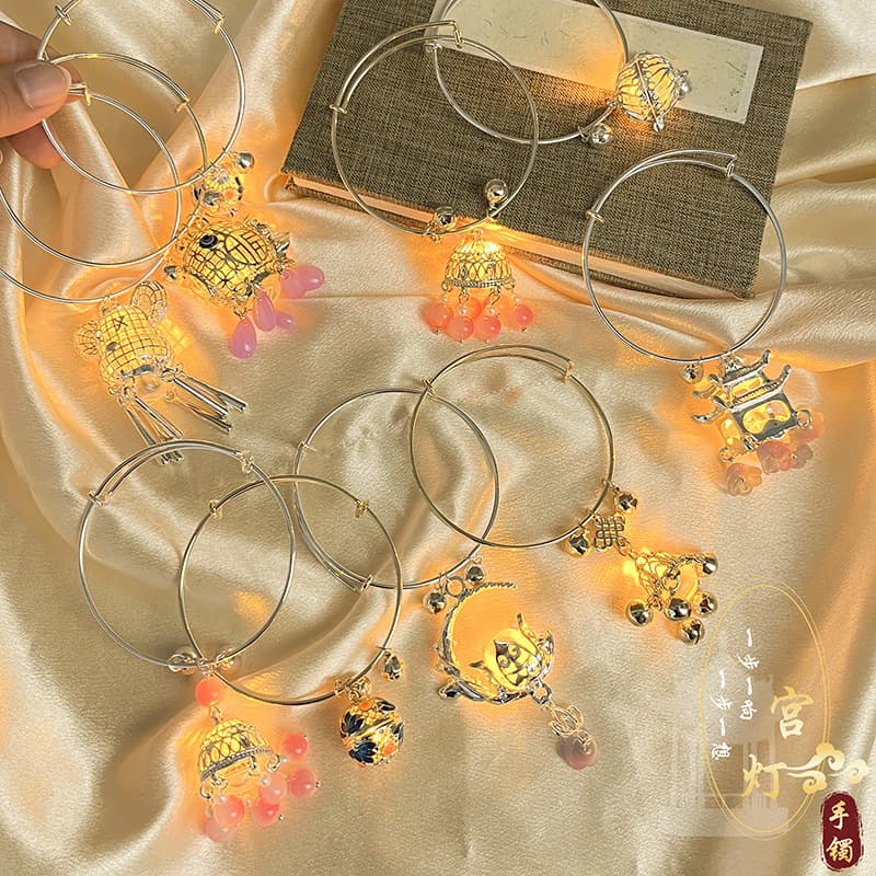 Bracelet with tassels, lamp, flashlight, universal jewelry