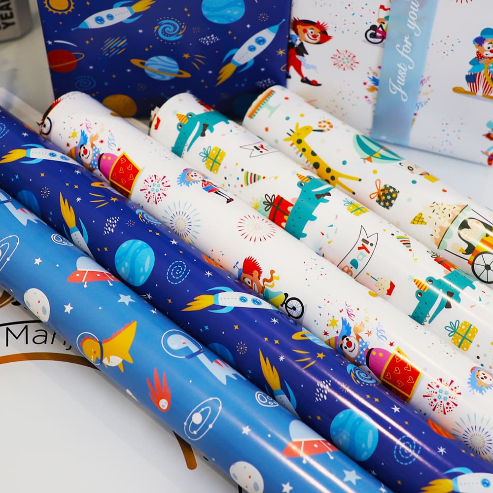 Christmas cartoon pack for friend, gift box, trend of season, Birthday gift 2