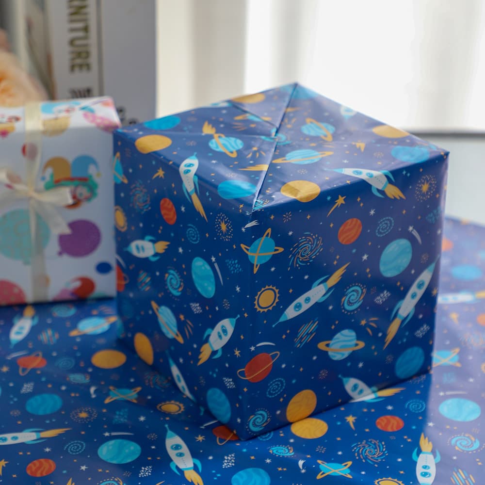 Christmas cartoon pack for friend, gift box, trend of season, Birthday gift 4