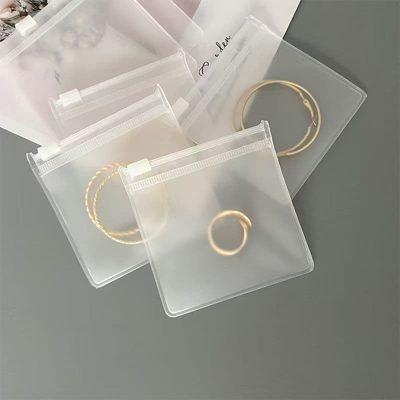 Soft jewelry bag, sealed bag, earrings, accessory, necklace, storage system, (Physicals) 4